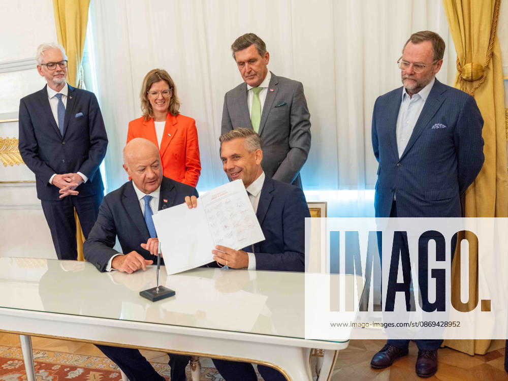 Press Conference on the Central Industrial Strategy—Federal Chancellor Christian Stocker (ÖVP), Federal Minister of Economy, Energy, and Tourism Wolfgan