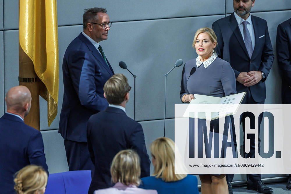 Bundestag: Alexander Schweitzer (SPD), Federal Minister of Labor and Social Affairs, was sworn in by Bundestag President Julia Kloeckner at the German Bundestag on October 10, 2026, in Berlin, Berlin, Berlin, Germany, Bundestag