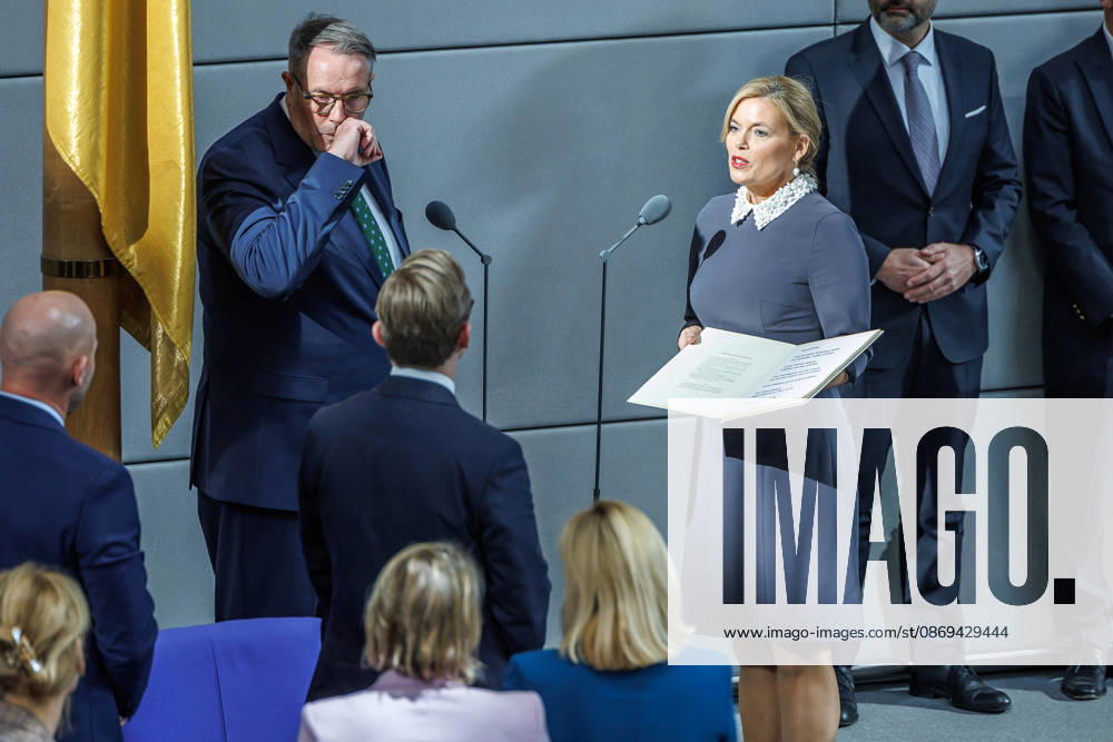 Bundestag: Alexander Schweitzer (SPD), Federal Minister of Labor and Social Affairs, was sworn in by Bundestag President Julia Kloeckner at the German Bundestag on October 10, 2026, in Berlin, Berlin, Berlin, Germany, Bundestag