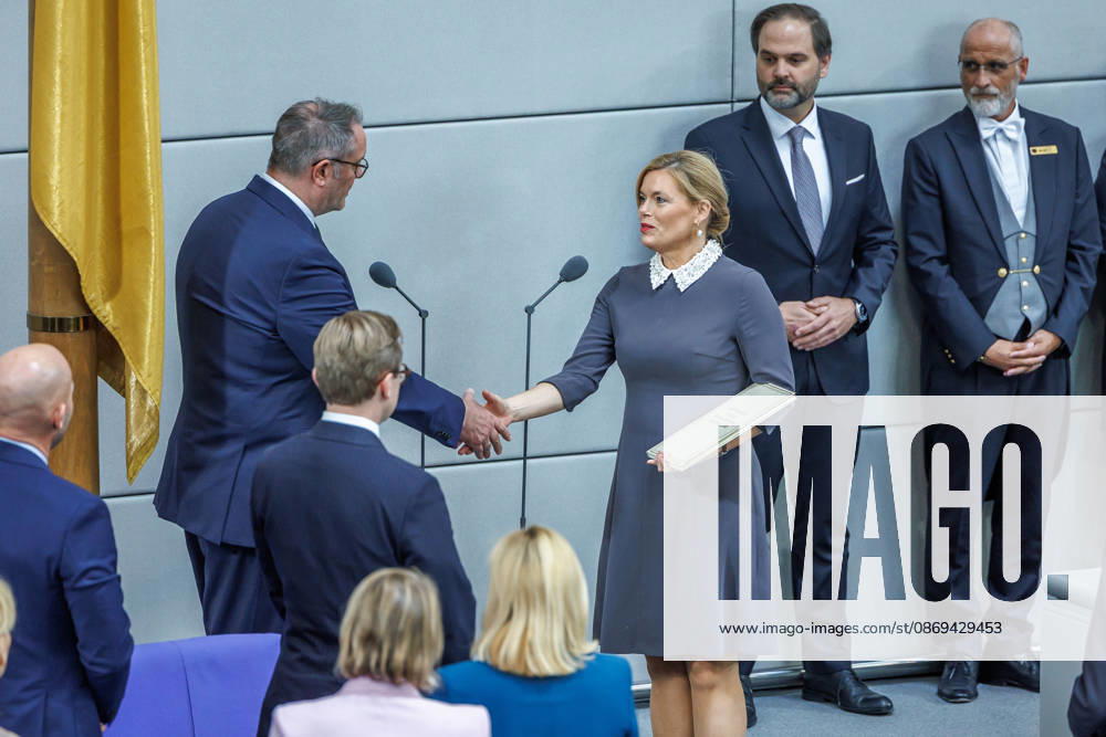 Bundestag: Alexander Schweitzer (SPD), Federal Minister of Labor and Social Affairs, was sworn in by Bundestag President Julia Kloeckner at the German Bundestag on October 10, 2026, in Berlin, Berlin, Berlin, Germany, Bundestag