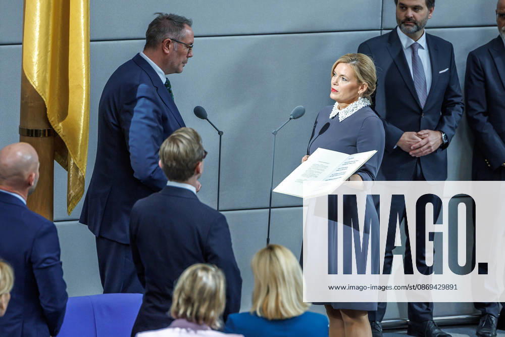 Bundestag: Alexander Schweitzer (SPD), Federal Minister of Labor and Social Affairs, was sworn in by Bundestag President Julia Kloeckner at the German Bundestag on October 14, 2026, in Berlin, Berlin, Berlin, Germany, Bundestag