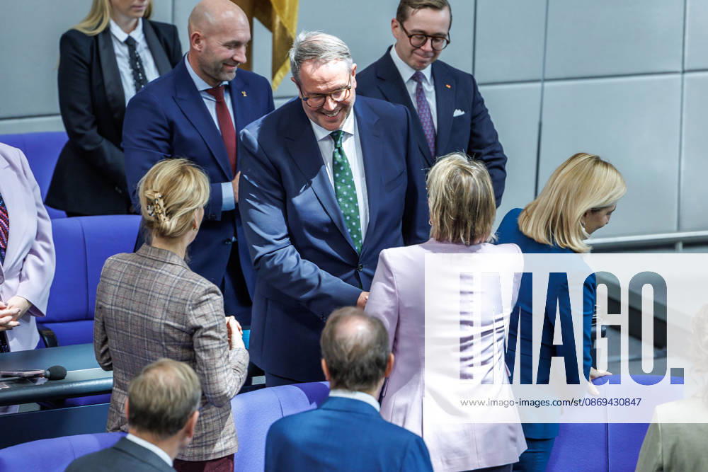 Bundestag: Alexander Schweitzer (SPD), Federal Minister of Labor and Social Affairs, after being sworn in at the German Bundestag on October 14, 2026, in Berlin, Berlin, Berlin, Germany, Bundestag