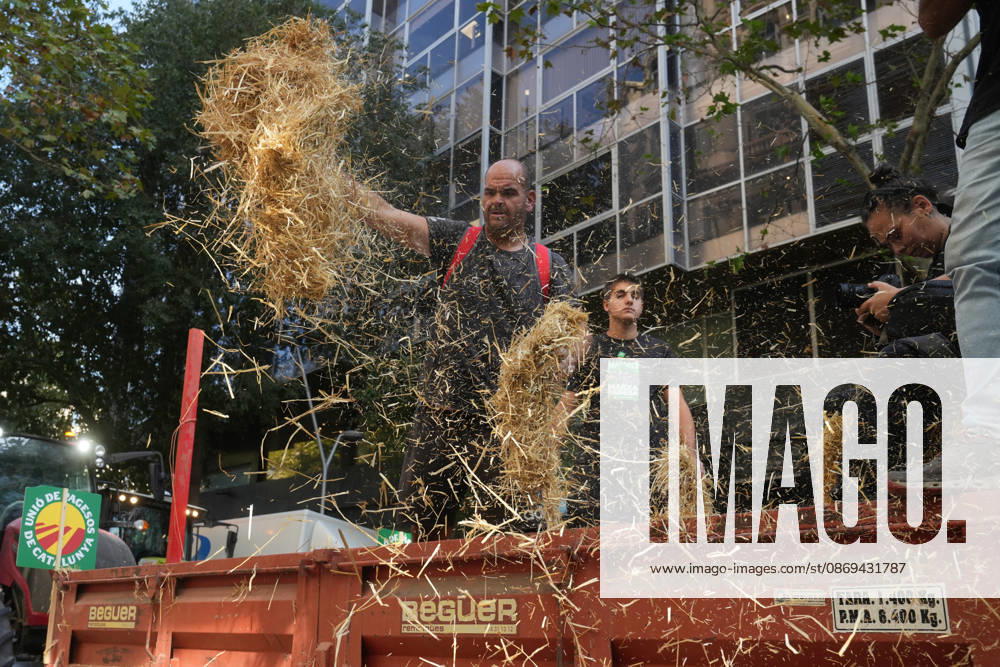 Tractor Rally for Agriculture in Barcelona: Protesters during a rally of tractors from various parts of Catalonia in front of the Government Delegation and statements, on October 14, 2026, in Barcelona, Catalonia, Spain. The demonstration, organized by Unió de Pagesos with the support of Asaja, FCAC, and Revolta Pagesa, denounces the structural crisis in the agricultural sector in Barcelona. October 14, 2026, Spain