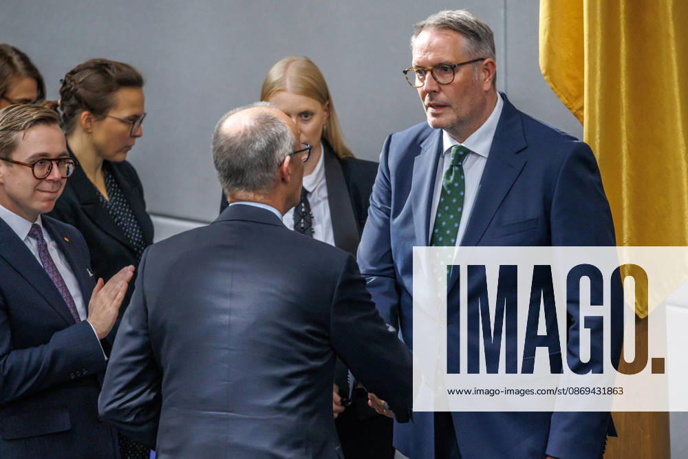 Alexander Schweitzer (SPD), Federal Minister of Labor and Social Affairs, is sworn in by Bundestag President Julia Kloeckner (CDU) at the German Bundestag in Berlin on October 14, 2026. Berlin, Berlin, Germany, Bundestag