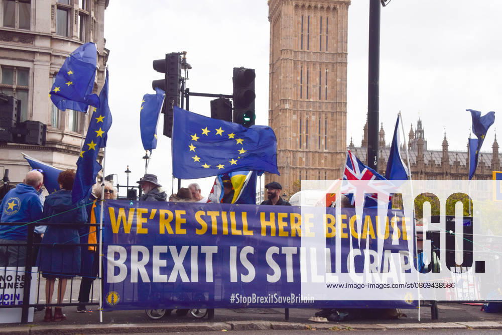 Protesters gather with European Union flags during the weekly anti-Brexit and pro-EU protest in Parliament Square. London United Kingdom - ZUMAv130 20261014_zip_v130_049