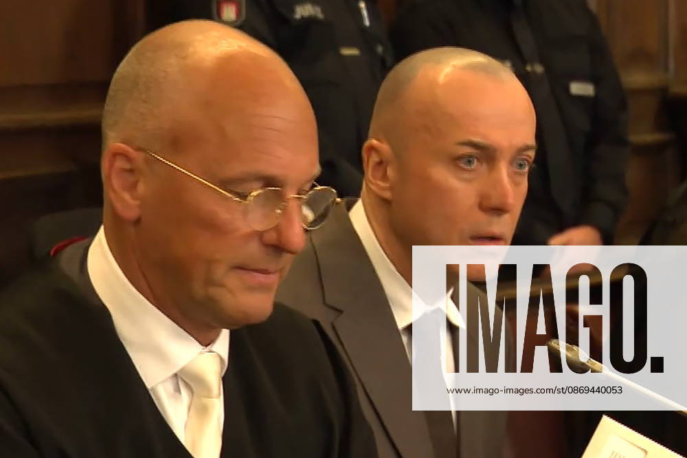GERMANY, HAMBURG - OCTOBER 14, 2026: Ukrainian citizen Serhii Kuznetsov (R), accused of attacking the Nord Stream gas pipelines in 2022, attends a first hearing at the Higher Regional Court. POOL TASS 99291356