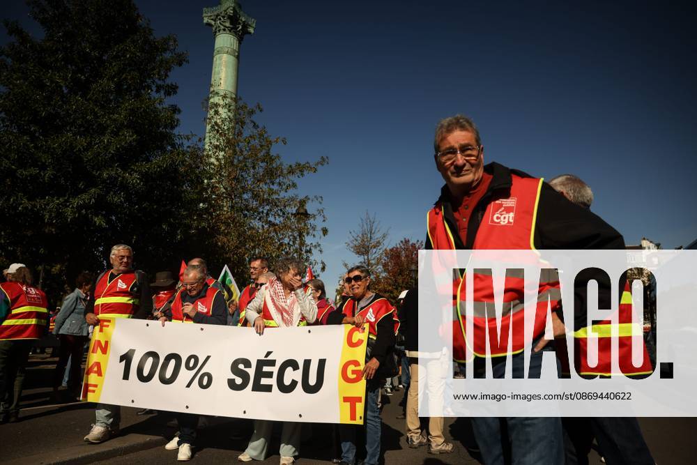 PENSION PROTEST Thomas Padilla MAXPPP Paris FRANCE October 14, 2026 PROTEST IN DEFENSE OF PENSIONS NEAR THE AGIRC ARRCO HEADQUARTERS—a demonstration called by the CGT trade union to demand that supplemental pensions be indexed to inflation following the 2026 freeze, between Place de la Bastille and the headquarters of the Agirc Arrco pension scheme, in Paris, on October 14, 2026, Paris, FRANCE
