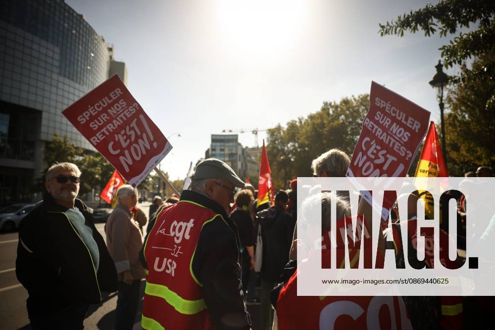 PENSION PROTEST Thomas Padilla MAXPPP Paris FRANCE October 14, 2026 PROTEST IN DEFENSE OF PENSIONS NEAR THE AGIRC ARRCO HEADQUARTERS—a demonstration called by the CGT trade union to demand that supplemental pensions be indexed to inflation following the 2026 freeze, between Place de la Bastille and the headquarters of the Agirc Arrco pension scheme, in Paris, on October 14, 2026, Paris, FRANCE