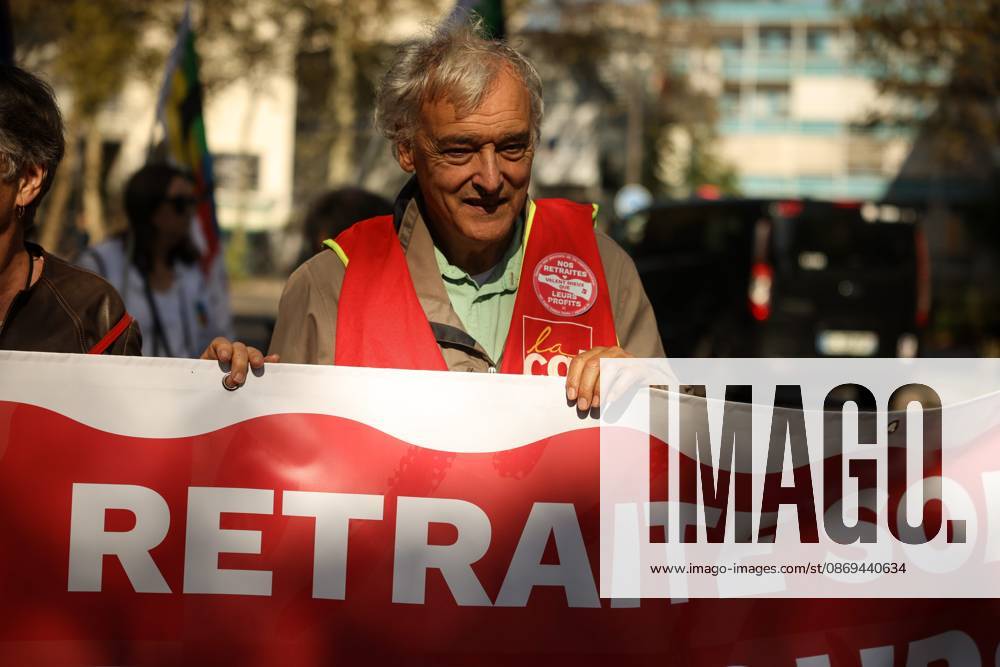 PENSION PROTEST Thomas Padilla MAXPPP Paris FRANCE October 14, 2026 PROTEST IN DEFENSE OF PENSIONS NEAR THE AGIRC ARRCO HEADQUARTERS—a demonstration called by the CGT trade union to demand that supplemental pensions be indexed to inflation following the 2026 freeze, between Place de la Bastille and the headquarters of the Agirc Arrco pension scheme, in Paris, on October 14, 2026, Paris, FRANCE