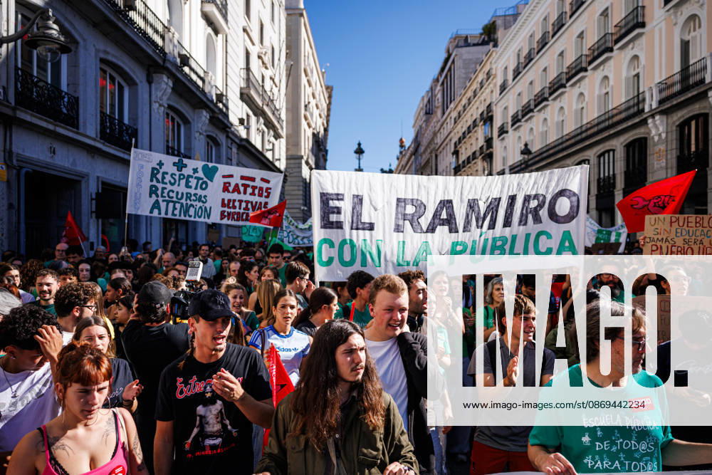 Gathering at Puerta del Sol due to the indefinite public education strike in Madrid. Gathering at Puerta del Sol due to the indefinite public education strike in Madrid. The indefinite strike by Madrid s teaching staff began this Wednesday, October 14. Teachers, students, and families are mobilizing at all levels, from preschool to university. October 14, 2026 in Madrid, Spain. Madrid Spain