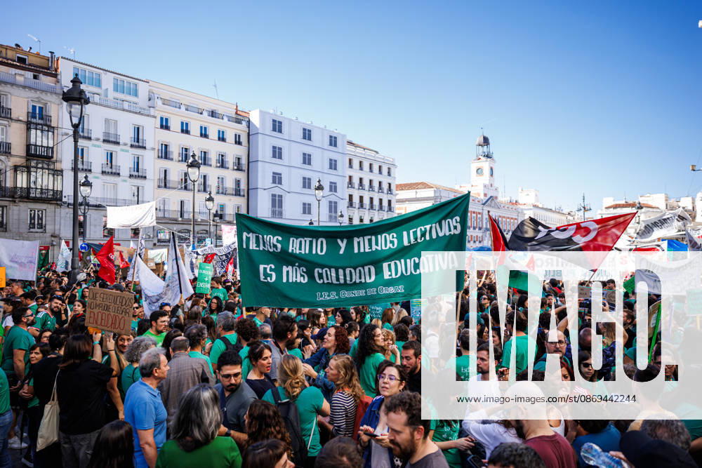Gathering at Puerta del Sol due to the indefinite public education strike in Madrid. Gathering at Puerta del Sol due to the indefinite public education strike in Madrid. The indefinite strike by Madrid s teaching staff began this Wednesday, October 14. Teachers, students, and families are mobilizing at all levels, from preschool to university. October 14, 2026 in Madrid, Spain. Madrid Spain