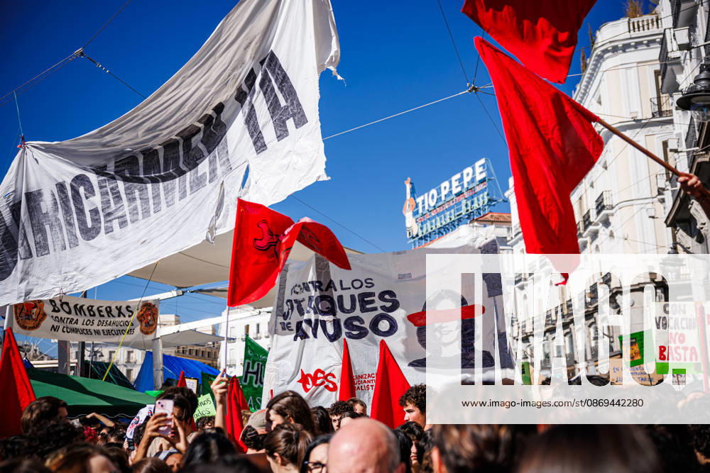 Gathering at Puerta del Sol due to the indefinite public education strike in Madrid. Gathering at Puerta del Sol due to the indefinite public education strike in Madrid. The indefinite strike by Madrid s teaching staff began this Wednesday, October 14. Teachers, students, and families are mobilizing at all levels, from preschool to university. October 14, 2026 in Madrid, Spain. Madrid Spain