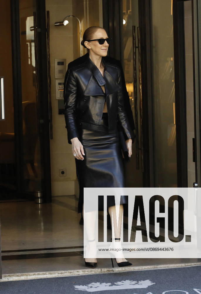 Céline Dion greets her fans as she leaves theRoyal Monceau Hotel in Paris before heading to the La Plénitude Arena at Paris La Défense to continue her concert series on October 14, 2026 Marc Ausset Lacroix Bestimage Céline Dion greets fans as she leaves the Royal Monceau Hotel in Paris before heading to the La Plénitude Arena at Paris La Défense to continue her concert series on October 14, 2026, Paris, France