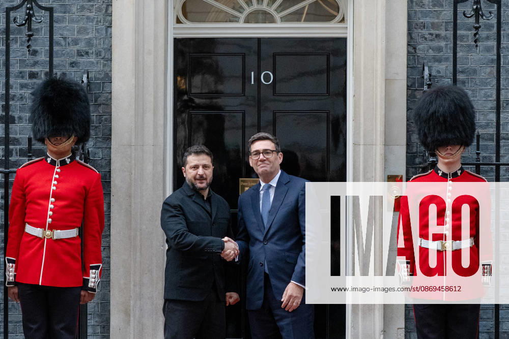 British Prime Minister Andy BURNHAM shakes hands with Ukrainian President Volodymyr ZELENSKYY outside 10 Downing Street in London, United Kingdom, ahead of talks on the UK s continued support for Ukraine. London United Kingdom - ZUMAk172 20261014_zip_k172_078