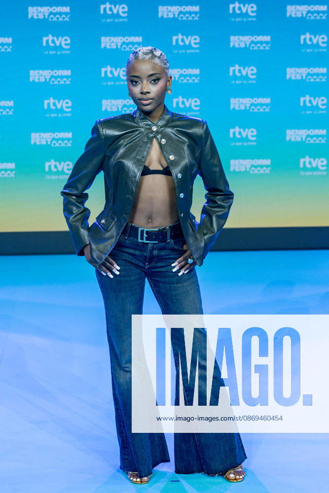 RTVE announces the artists selected to participate in Benidorm Fest 2027 Singer Suzete during the announcement of the artists who will participate in Benidorm Fest 2027, on October 14, 2026, in Madrid, Spain. The sixth edition of Benidorm Fest will be held from January 23 to 30, 2027, returning to its traditional dates on the calendar after having been moved to February for the previous edition. OCTOBER 14, 2026 BENIDORM FEST ARTISTS MUSIC SINGERS Madrid Madrid, Spain