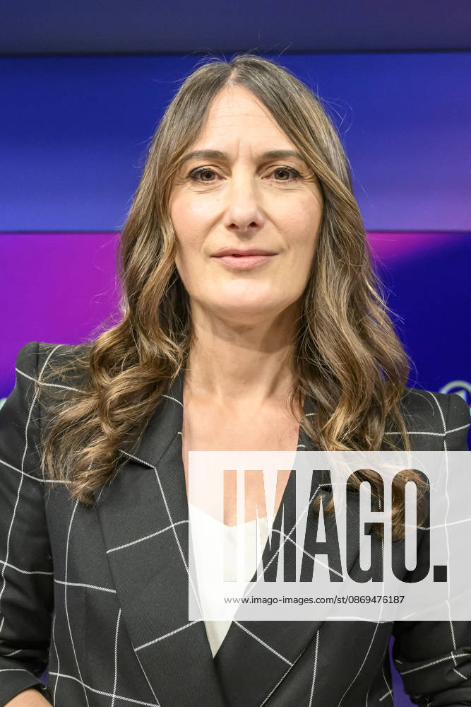 Pictured, from left: Anja Kohl, ARD host and economic expert, GER, Berlin, studio, guest on *Maischberger*, political talk show, TV, program, with host Sandra Maischberger, Das Erste, from Adlershof, Studio 20, October 14, 2026,