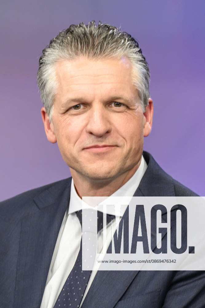 Pictured from left: Thorsten Frei, CDU Union Parliamentary Group Chair, GER, Berlin, studio, guest on *Maischberger*, a political talk show, TV program, hosted by Sandra Maischberger, Das Erste, from Adlershof – At Studio 20, October 14, 2026,