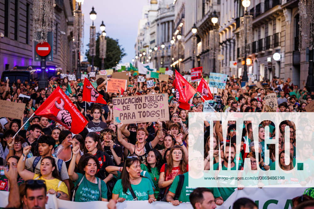 Gathering at Puerta del Sol due to the indefinite public education strike in Madrid. Education strike in the Community of Madrid. Teachers in the region are launching an indefinite strike, calling for better working conditions and quality education. The indefinite strike by Madrid s teaching staff began this Wednesday, October 14. Teachers, students, and families are mobilizing at all levels, from preschool to university. October 14, 2026 in Madrid, Spain. Madrid Spain