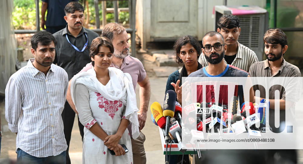 Leader of the Opposition in the Lok Sabha Rahul Gandhi addresses a press conference alongside flute artist Samar at the All India Congress Committee (AICC) headquarters on Akbar Road on October 14, 2026 in New Delhi, India. Addressing media persons, Gandhi framed the young musician s performance of the devotional hymn Vaishnav Jan To Tene Kahiye as a symbolic non-violent response to law enforcement s use of force against demonstrators during recent demonstrations against Chief Election Commissioner Gyanesh Kumar regarding the ongoing Special Intensive Revision (SIR) of electoral rolls. (Photo by Sonu Mehta Hindustan Times) LoP Rahul Gandhi Address Press Conference On Alleged Use Of Force Against NSUI Workers
