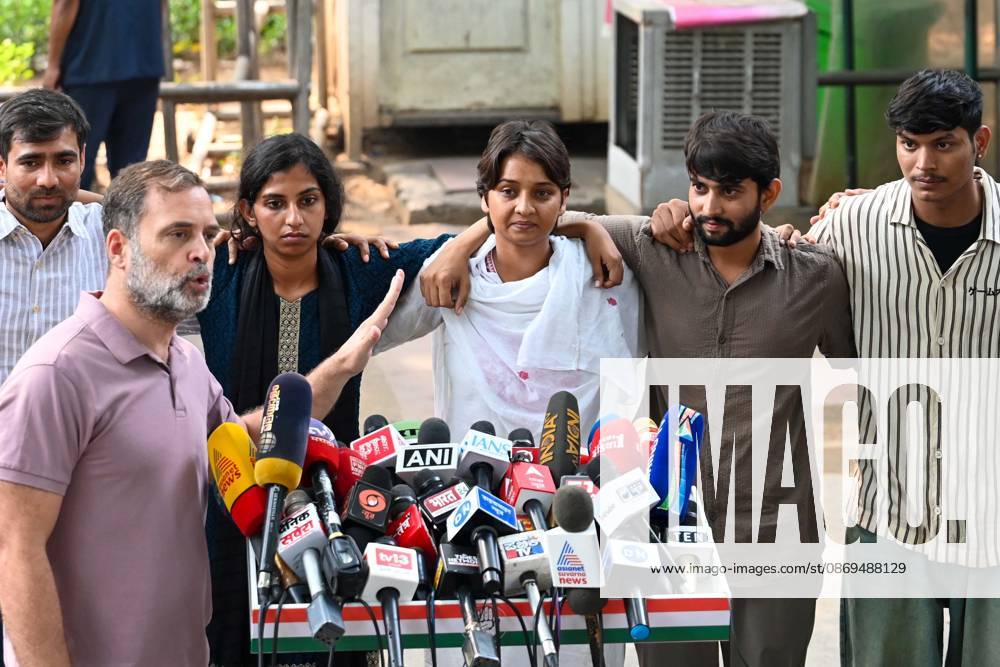 LoP Lok Sabha Rahul Gandhi with the NSUI protesters who were beaten in yesterday s protest share their experiences during a media interaction at 10 Janpath on October 14, 2026 in New Delhi, India. (Photo by Vipin Kumar Hindustan Times) LoP Rahul Gandhi Address Press Conference On Alleged Use Of Force Against NSUI Workers During Protest