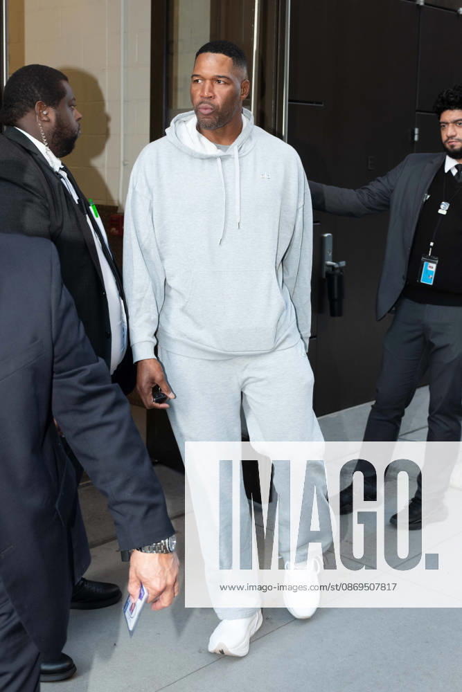 Michael Strahan Seen at ABC Studios NEW YORK, NY - OCTOBER 14: Michael Strahan seen at ABC Studios in New York City on October 14, 2026. Credit: Camara Porter AdMedia New York City New York USA