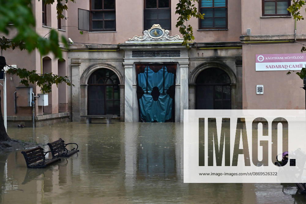 Historic Sadabat Mosque and surrounding structures submerged as Kagithane Stream overflows in Istanbul ISTANBUL, TURKIYE - OCTOBER 15: Floodwaters surround the historic Sadabat Camii (Aziziye Mosque) and surrounding structures in the Kagithane district of Istanbul, Turkiye on October 15, 2026. Heavy downpours caused the Kagithane Stream to overflow its banks, inundating nearby historical sites, courtyards, and streets. Isa Terli Anadolu Istanbul Turkey. Editorial use only. Please get in touch for any other usage.