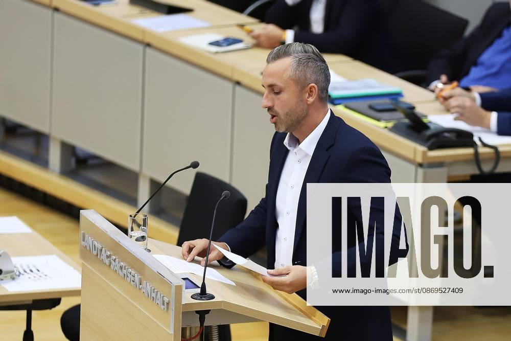 State Parliament Special Session: Ulrich Siegmund (AfD) delivers a speech on the introduction of a joint motion with the BSW to advocate for peace talks in the war in Ukraine
