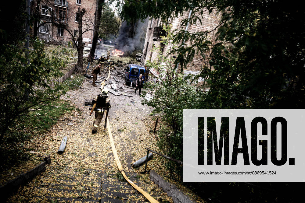 Aftermath of Russian drone attack in Kyiv KYIV, UKRAINE - OCTOBER 15: Firefighters operate following a Russian drone strikes a residential area in the city center, injuring a man who was near the impact site, in Kyiv, Ukraine, on October 15, 2026. Vincenzo Circosta Anadolu Kyiv Ukraine. Editorial use only. Please get in touch for any other usage.