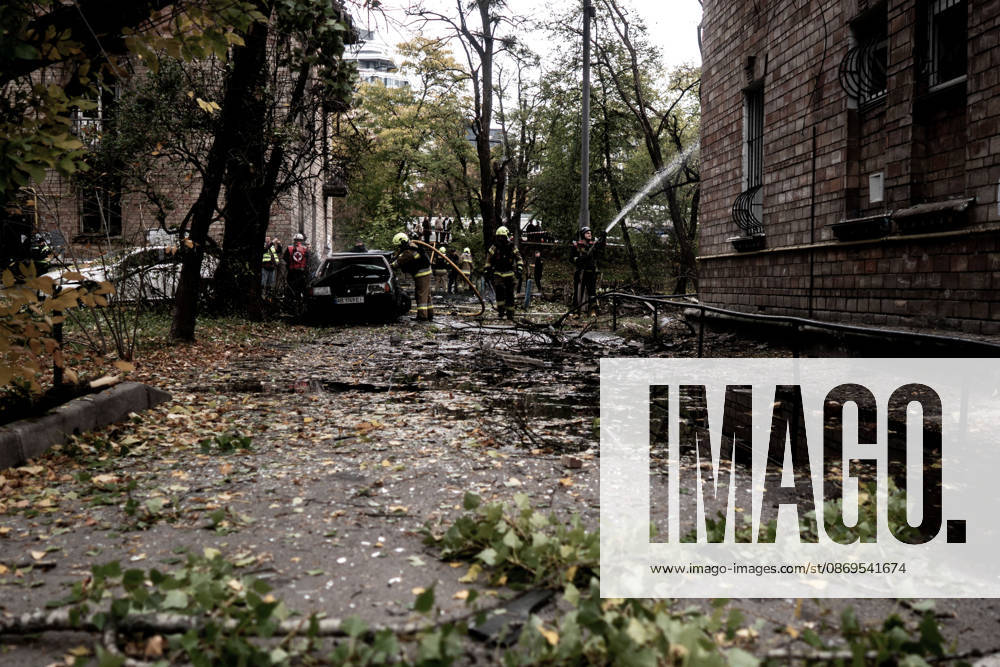 Aftermath of Russian drone attack in Kyiv KYIV, UKRAINE - OCTOBER 15: Firefighters operate following a Russian drone strikes a residential area in the city center, injuring a man who was near the impact site, in Kyiv, Ukraine, on October 15, 2026. Vincenzo Circosta Anadolu Kyiv Ukraine. Editorial use only. Please get in touch for any other usage.