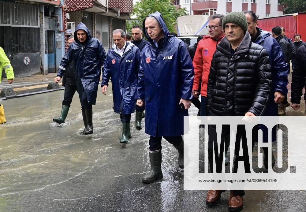 Istanbul Governor Gul inspects rain-hit Sariyer district in Istanbul ISTANBUL, TURKIYE - OCTOBER 15: Istanbul Governor Davut Gul inspects ongoing response efforts in Sariyer, one of the districts affected by two days of heavy rainfall in Istanbul, Turkiye on October 15, 2026. Serhat Cagdas Anadolu Istanbul Turkey. Editorial use only. Please get in touch for any other usage.