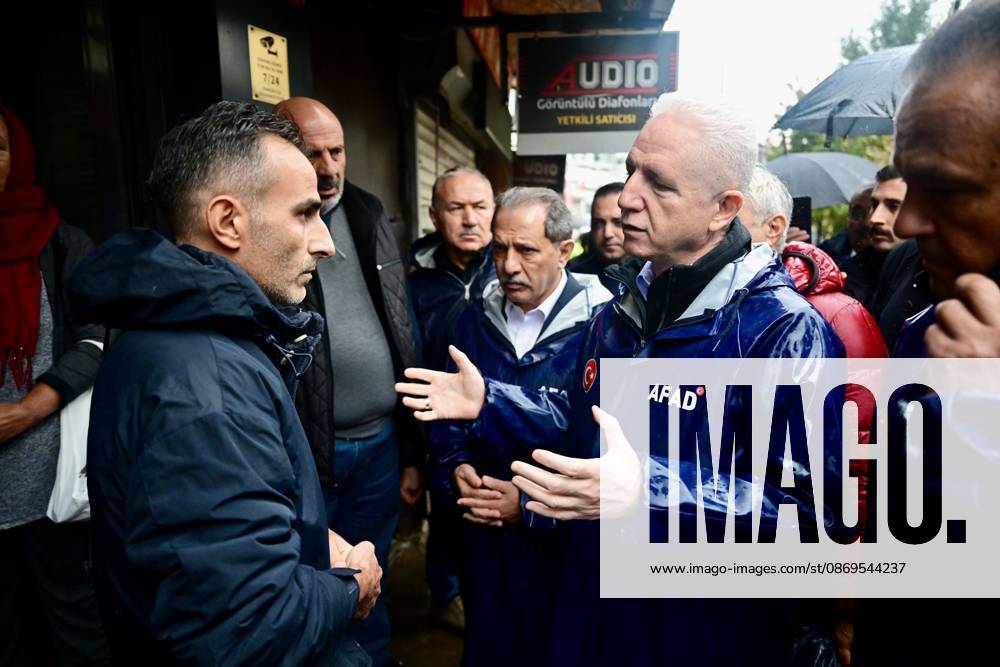Istanbul Governor Gul inspects rain-hit Sariyer district in Istanbul ISTANBUL, TURKIYE - OCTOBER 15: Istanbul Governor Davut Gul inspects ongoing response efforts in Sariyer, one of the districts affected by two days of heavy rainfall in Istanbul, Turkiye on October 15, 2026. Serhat Cagdas Anadolu Istanbul Turkey. Editorial use only. Please get in touch for any other usage.