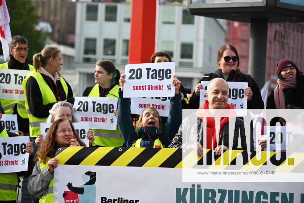 Charite workers strike over working conditions in Berlin BERLIN, GERMANY - OCTOBER 15: Workers at Charite, one of Germany’s largest university hospitals, take part in a warning strike called by the ver.di trade union, demanding better working conditions and reduced workloads, in Berlin, Germany, October 15, 2026. Volodymyr Sindieiev Anadolu Berlin Germany. Editorial use only. Please get in touch for any other usage.