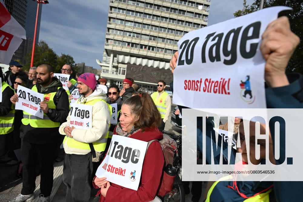Charite workers strike over working conditions in Berlin BERLIN, GERMANY - OCTOBER 15: Workers at Charite, one of Germany’s largest university hospitals, take part in a warning strike called by the ver.di trade union, demanding better working conditions and reduced workloads, in Berlin, Germany, October 15, 2026. Volodymyr Sindieiev Anadolu Berlin Germany. Editorial use only. Please get in touch for any other usage.