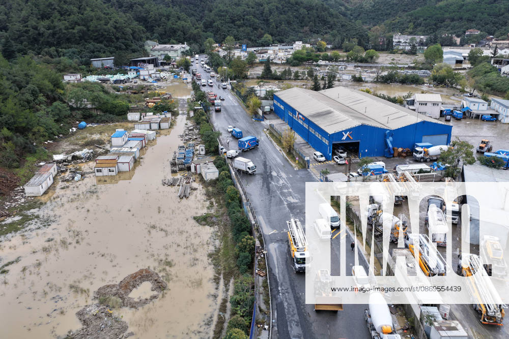 Heavy rainfall causes flooding in Istanbul s Sariyer district ISTANBUL, TURKIYE - OCTOBER 15: An aerial view of flooded roads, industrial facilities and vehicles surrounded by muddy floodwaters following heavy rainfall in the Ayazaga neighborhood of Sariyer district in Istanbul, Turkiye, on October 15, 2026. Rising floodwaters inundate streets and industrial areas, leaving several vehicles stranded and disrupting transportation in the area. Metin Yuksel Kaya Anadolu Istanbul Turkey. Editorial use only. Please get in touch for any other usage.