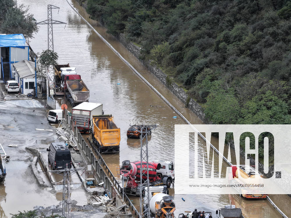 Heavy rainfall causes flooding in Istanbul s Sariyer district ISTANBUL, TURKIYE - OCTOBER 15: An aerial view of flooded roads, industrial facilities and vehicles surrounded by muddy floodwaters following heavy rainfall in the Ayazaga neighborhood of Sariyer district in Istanbul, Turkiye, on October 15, 2026. Rising floodwaters inundate streets and industrial areas, leaving several vehicles stranded and disrupting transportation in the area. Metin Yuksel Kaya Anadolu Istanbul Turkey. Editorial use only. Please get in touch for any other usage.