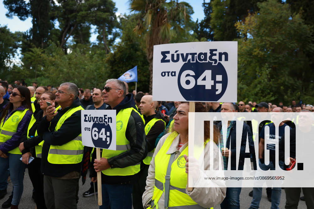 Police officers stage protest outside Ministry of Citizen Protection in Athens ATHENS, GREECE - OCTOBER 15: Police officers take part in a protest demanding higher wages, housing support and improved working conditions, outside the Ministry of Citizen Protection in Athens, Greece, on October 15, 2026. Costas Baltas Anadolu Athens Greece. Editorial use only. Please get in touch for any other usage.