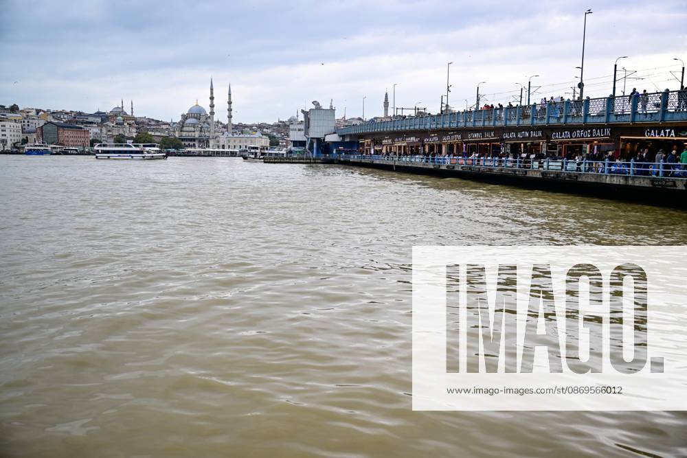 Rain turns waters brown along Istanbul strait ISTANBUL, TURKIYE - OCTOBER 15: Brown-colored water is visible along parts of the Istanbul Strait shoreline and the Golden Horn following heavy rain in the city, on October 15, 2026 in Istanbul, Turkiye. The change in water color was observed in several coastal areas after the downpour. Cem Tekkesinoglu Anadolu Istanbul Turkey. Editorial use only. Please get in touch for any other usage.