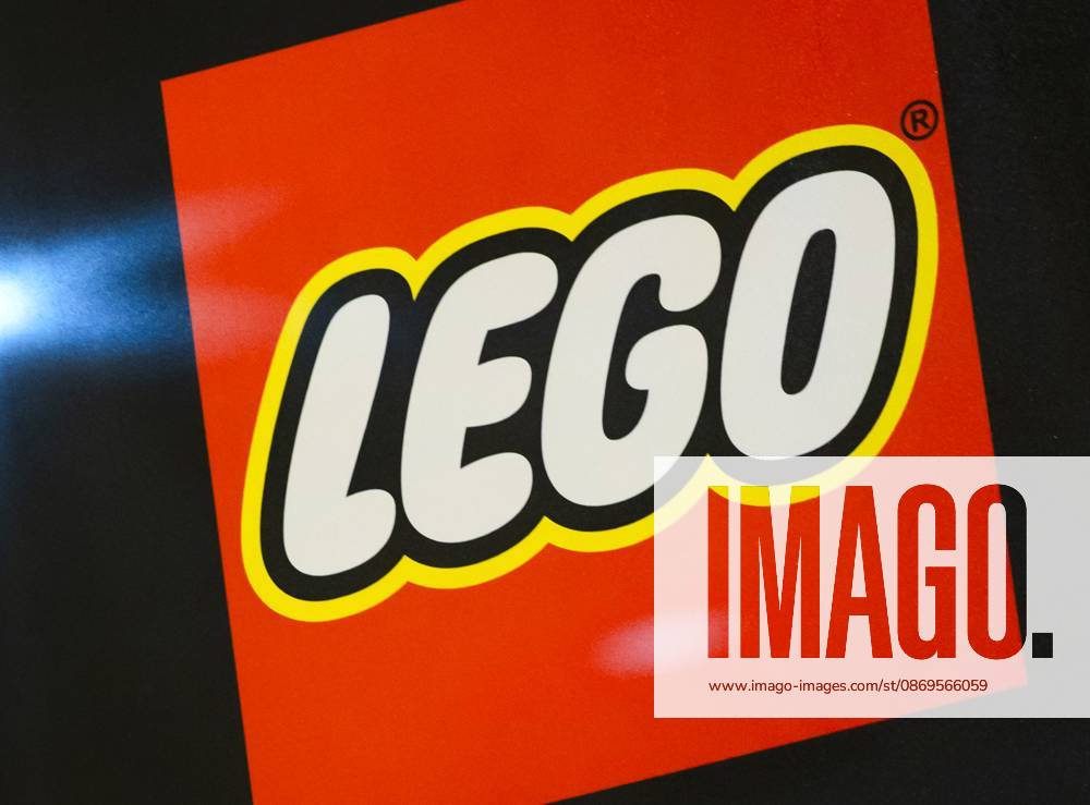 UTRECHT - LEGO logo during the first day of LEGO World at the Jaarbeurs. For seven days, young and old can have fun with the building toys. REMKO DE WAAL ANP netherlands out - belgium out