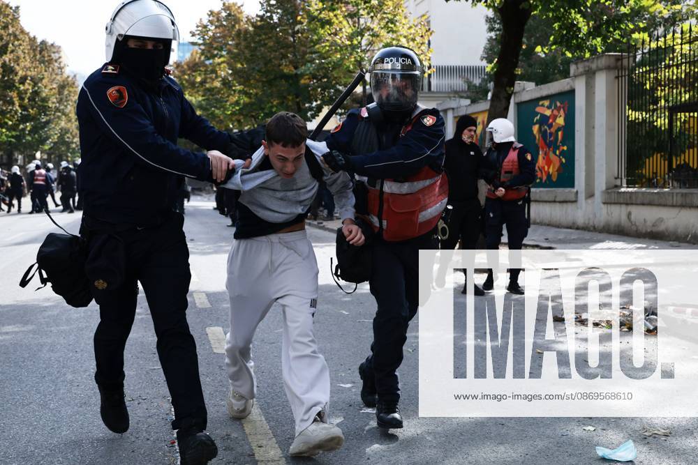 Students and other demonstrators take part in continuing anti-government protests in Tirana, demanding improved university conditions and the resignation of Prime Minister Edi Rama. Protesters clash with riot police as the unrest continues for a third consecutive day. Tirana Albania - ZUMAq101 20261015_zna_q101_059