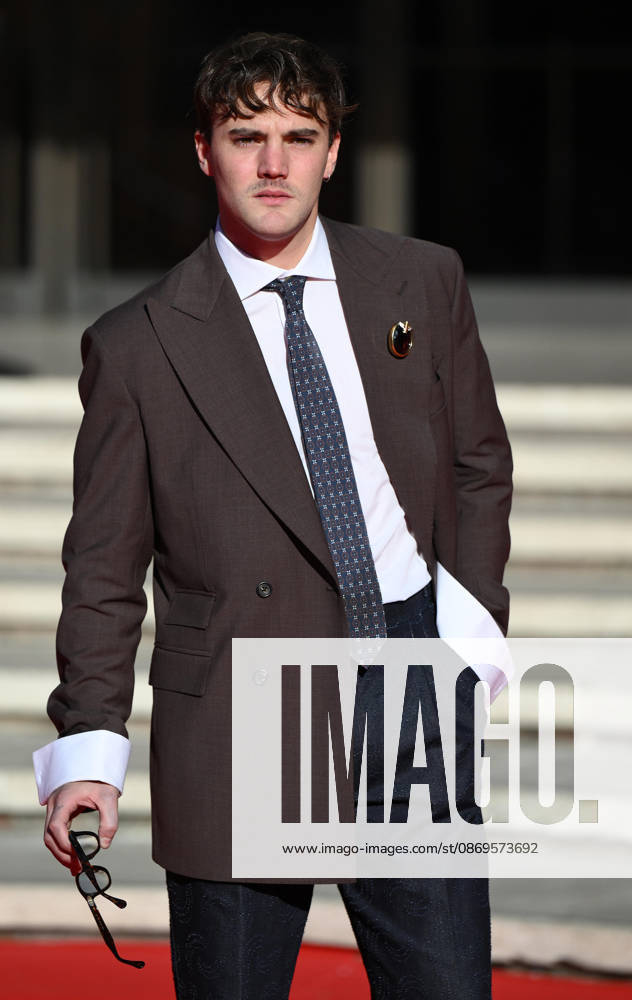 Italian actor Riccardo Alemanni arrives for the screening of the series Memoriae at the 21st annual Rome International Film Festival in Rome, Italy, 15 October 2026. The Festa del Cinema di Roma runs from 13 to 25 October 2026. ANSA ETTORE FERRARI. Rome ITALY - ZUMAa110 20261015_zaf_a110_009