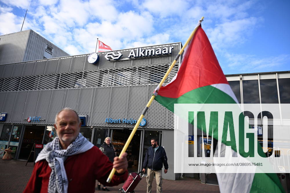 Pro-Palestinian demonstration ahead of UEFA Europa League match between AZ Alkmaar v Hapoel Be er Sheva in Netherlands ALKMAAR, NETHERLANDS - OCTOBER 15: Pro-Palestinian demonstrator groups gather near AFAS Stadium to protest the UEFA Europa League football match between AZ Alkmaar and Hapoel Be er Sheva in Alkmaar, Netherlands on October 15, 2026. Security measures were heightened around the venue during the protest ahead of the match. Mouneb Taim Anadolu Alkmaar Netherlands. Editorial use only. Please get in touch for any other usage.