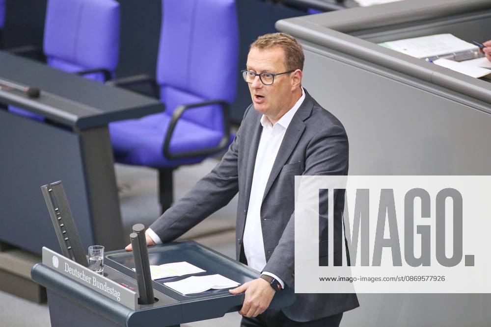 German Bundestag 102nd Session of the Bundestag Oliver Kaczmarek, SPD