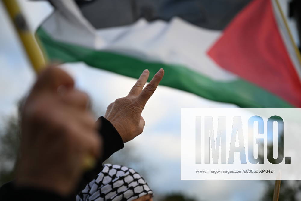 Pro-Palestinian Protest in Netherlands ahead of AZ Alkmaar-Hapoel Be’er Sheva match ALKMAAR, NETHERLANDS - OCTOBER 15: Pro-Palestinian demonstrator groups gather near AFAS Stadium to protest the UEFA Europa League football match between AZ Alkmaar and Hapoel Be er Sheva in Alkmaar, Netherlands on October 15, 2026. Security measures were heightened around the venue during the protest ahead of the match. Mouneb Taim Anadolu Alkmaar Netherlands. Editorial use only. Please get in touch for any other usage.