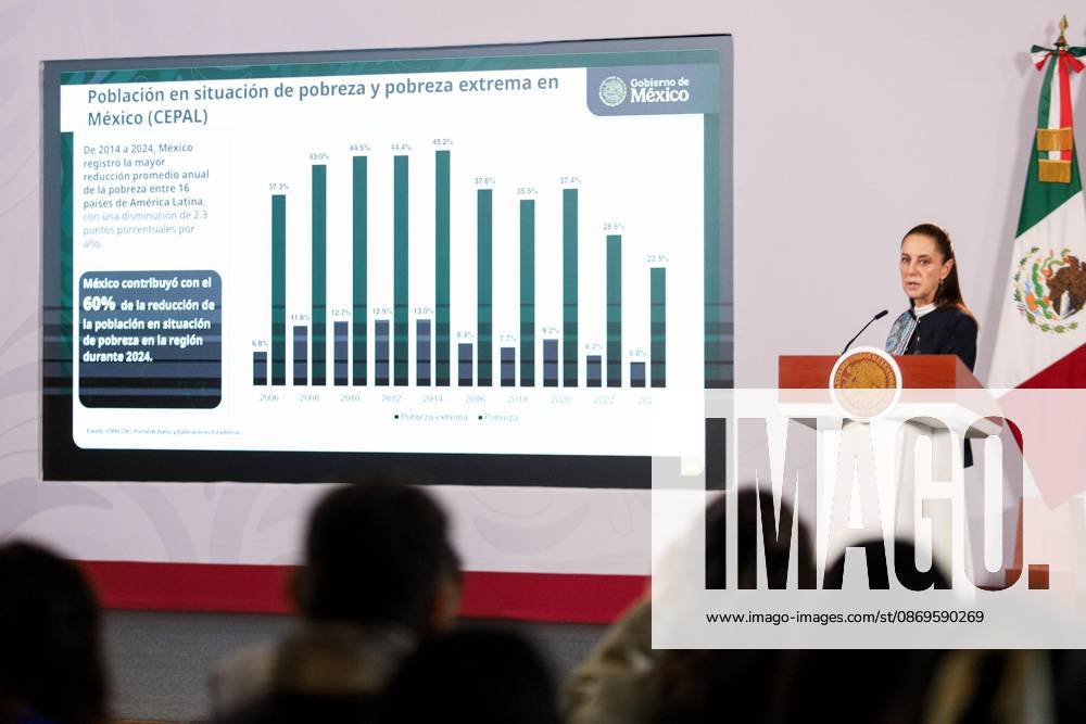 TO-45477- Ciudad de M& xe9;xico. 2026-10 -15. Claudia Sheinbaum Pardo, President of Mexico, during the daily morning press conference in the Treasury Room of the National Palace in Mexico City Alejandro God& xcd;nez Clasos.com.mx - ZUMAcs4_ 20261015_faa_cs4_005