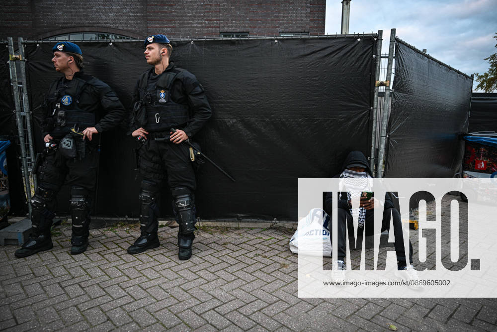 Pro-Palestinian protest in Netherlands ahead of AZ Alkmaar-Hapoe ALKMAAR, NETHERLANDS - OCTOBER 15: Pro-Palestinian demonstrator groups gather near AFAS Stadium to protest the UEFA Europa League football match between AZ Alkmaar and Hapoel Be er Sheva in Alkmaar, Netherlands on October 15, 2026. Security measures were heightened around the venue during the protest ahead of the match. Mouneb Taim Anadolu Alkmaar Netherlands. Editorial use only. Please get in touch for any other usage.