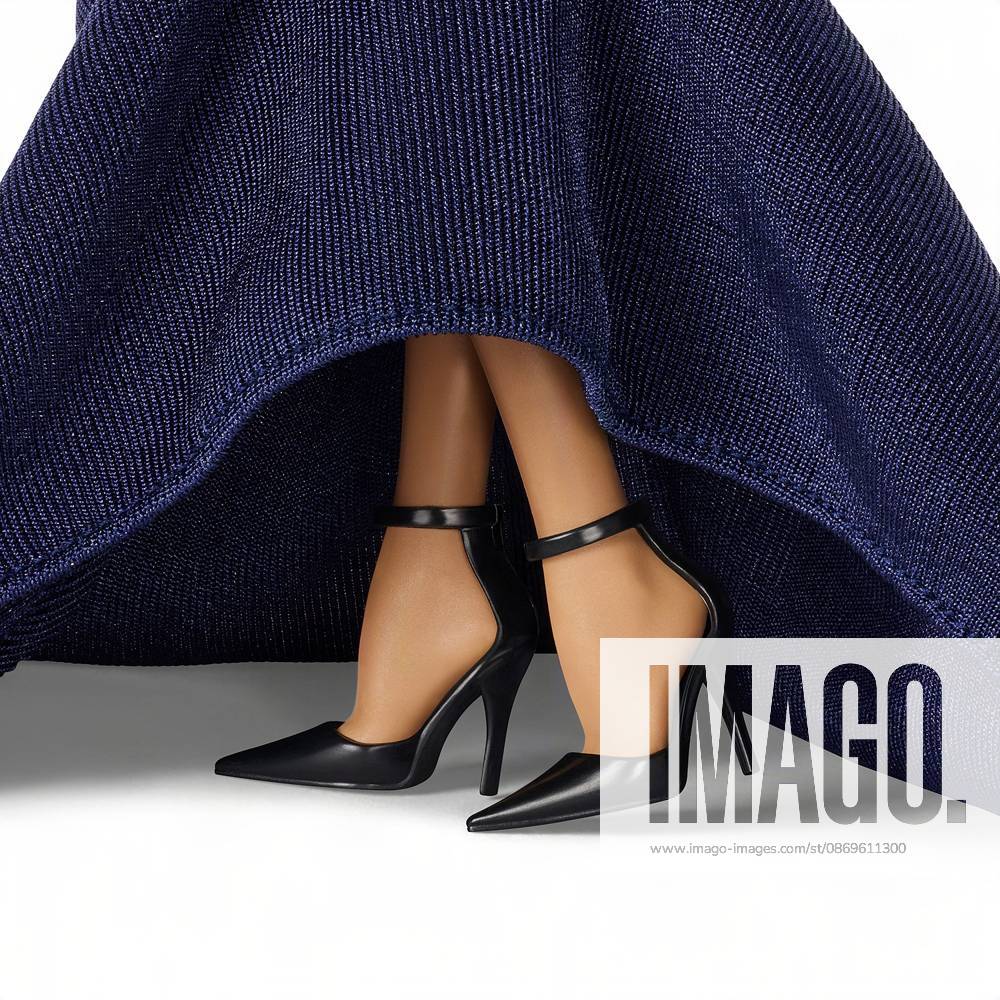 Céline Dion gets her own Barbie doll based on her 1998 Oscars look Céline Dion gets her own Barbie doll based on her 1998 Oscars look., , Toymaker Mattel has announced the legendary Canadian singer is being honored with a Barbie Signature doll., , Céline’s doll wears a long-sleeve navy-blue gown and a necklace inspired by the blue heart-shaped diamond necklace, capturing her look as My Heart Will Go On from movie blockbuster Titanic won Best Original Song at the 1998 Academy Awards., , Céline said: It is a true honor to join the Barbie legacy with a doll inspired by one of the most meaningful moments of my career., , I hope this doll inspires everyone to express themselves with confidence, follow their dreams and believe in the power of