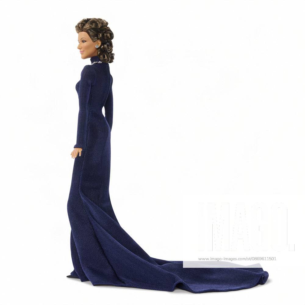 Céline Dion gets her own Barbie doll based on her 1998 Oscars look Céline Dion gets her own Barbie doll based on her 1998 Oscars look., , Toymaker Mattel has announced the legendary Canadian singer is being honored with a Barbie Signature doll., , Céline’s doll wears a long-sleeve navy-blue gown and a necklace inspired by the blue heart-shaped diamond necklace, capturing her look as My Heart Will Go On from movie blockbuster Titanic won Best Original Song at the 1998 Academy Awards., , Céline said: It is a true honor to join the Barbie legacy with a doll inspired by one of the most meaningful moments of my career., , I hope this doll inspires everyone to express themselves with confidence, follow their dreams and believe in the power of