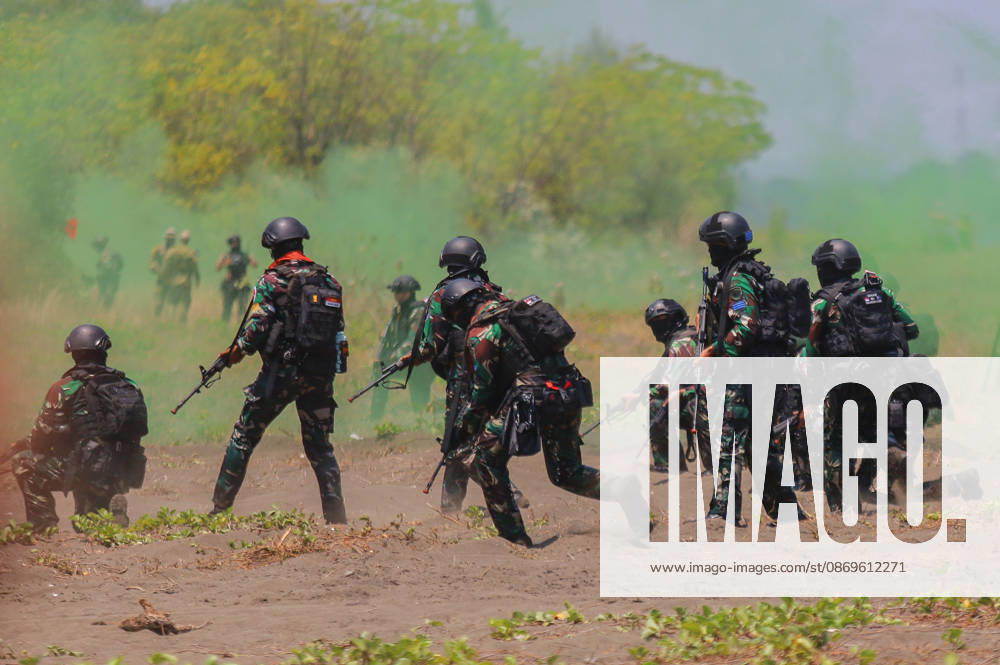 Indonesia-Australia Military Drill Australian Defense Force (ADF) personnel take part in a joint military exercise with the Indonesia Army at Banongan beach in Situbondo, Indonesia, on October 15, 2026. The exercise, named Keris Woomera 2026, is a form of diplomacy between Indonesia and Australia in the military field. The exercise is part of efforts to strengthen defense cooperation between Indonesia and Australia, particularly in addressing regional security challenges. Situbondo Indonesia