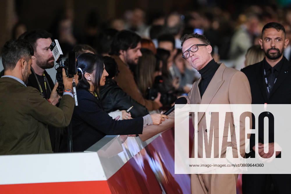 Paul Bettany attends the red carpet for VisionQuest during the 21st Rome Film Festival at Auditorium Parco Della Musica. Rome Italy - ZUMAs197 20261015_aaa_s197_712