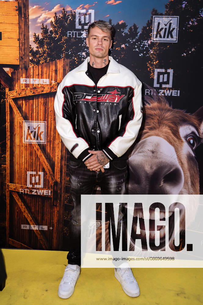 Fabian Hesdahl at the premiere of Season 2 of the reality TV show *Der Promihof* at the Gertrudenhof adventure farm in Hürth, October 14, 2026 Foto:xT.xFuturexImagex promihof_6016
